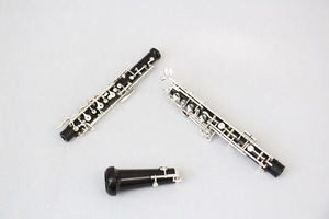Vente directe usine – Oboe en ébène CTone bien conçu avec finition argentée, livré avec boîte et sac en tissu – Oboe à trous fermés - Product Image 2