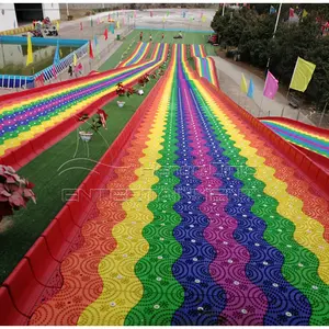 Équipement de terrain de jeu extérieur parc de jeux pour enfants toboggan en plastique arc-en-ciel à vendre