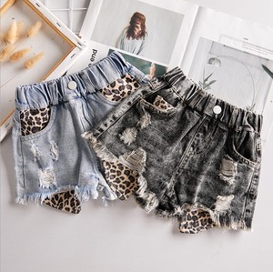 Shorts en jean gris foncé et bleu pour filles, style été 2020, du tout-petit au jeune fille, avec imprimé guépard et effet usé, pour tailles 2-9 ans - Product Image 3