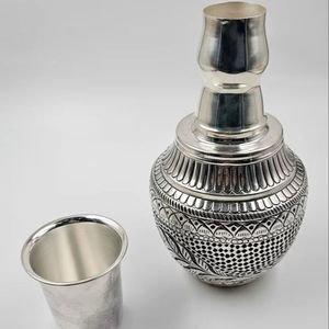 Kalash traditionnel en argent avec verre pour les rituels religieux de Pooja, décoration intérieure et cadeaux festifs, argenterie indienne - Product Image 1