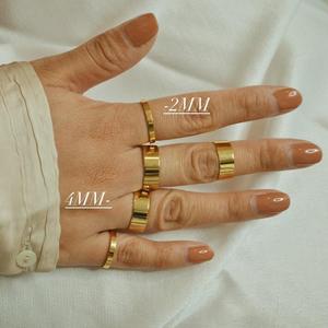 Anello Sottile in Acciaio Inossidabile da <span class=keywords><strong>2</strong></span> 4 6 8 MM, Anello Largo Dorato Semplice per Uomo e Donna, Fascia Sottile Impilabile, Anello per Coppie - Product Image 1
