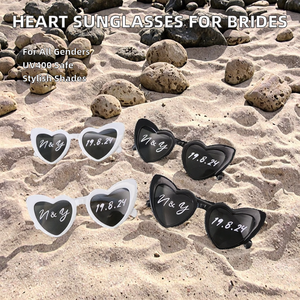 Occhiali da Sole a Forma di Cuore con Montatura Viola Personalizzata, Protezione UV400, Perfetti come Bomboniere per Matrimoni e Regali per Addii al Nubilato - Product Image 2