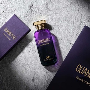 Venta al por mayor de fábrica: Botella de perfume de lujo vacía de 100 ml, personalizada, con degradado <span class=keywords><strong>morado</strong></span> y pulverizador. - Product Image 5