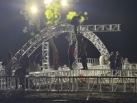 Structure de scène modulaire en treillis d'aluminium, certifiée TUV, légère, capacité de charge 1000 kg, pour salons professionnels et expositions