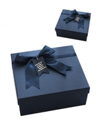 Kotak Hadiah Kemasan Kertas Rigid Hitam Elegan Laminasi Matt Embossing Kustom Grosir Harga Murah