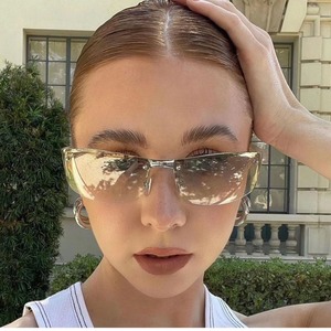 1024 Lunettes de soleil élégantes sans monture les plus vendues sur <span class=keywords><strong>Amazon</strong></span> pour femmes et hommes - Style millennial chic, monture carrée, accents diamant, UV400 - Product Image 1