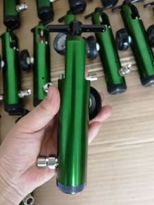 Régulateur d'oxygène médical de style occidental CGA870 avec sortie DISS pour connecter l'humidificateur - Product Image 5