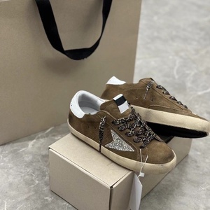 Nouvelle conception Chaussures décontractées à lacets en daim blanc scintillant à semelle dorée Super Goose Star Fashionable Tendance été-hiver - Product Image 2