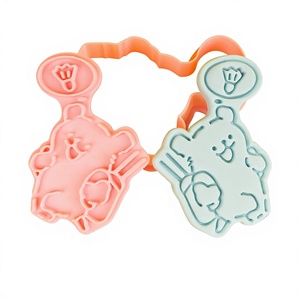 Emporte-pièce de badminton 3D en forme de raquette de dessin animé pour biscuits en pâte à modeler DIY - Product Image 6