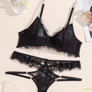 Ensemble de lingerie sexy de haute qualité et bon marché en trois pièces, modèles de lingerie en dentelle transparente pour femmes avec jarretière - Product Image 3