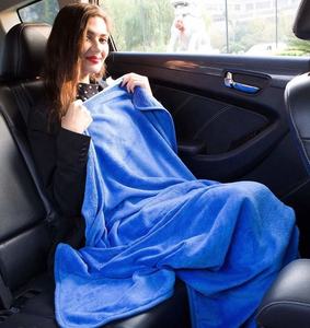 بطانية قابلة للحمل ودافئة وناعمة للتدفئة وللسفر والطائرة من 2 في 1 بعلامة تجارية مخصصة بسعر خاص - Product Image 6