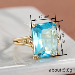 Anello in Cristallo Blu Quadrato per Donne, Accessorio Geometrico Romantico alla Moda per Uso Quotidiano e Feste - Product Image 4
