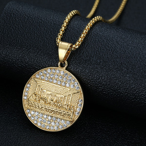 Collier pendentif de luxe en acier inoxydable 316 PVD plaqué <span class=keywords><strong>or</strong></span>, avec médailles rondes style hip-hop, gravables, pour femmes et hommes, collection 2024 - Product Image 5