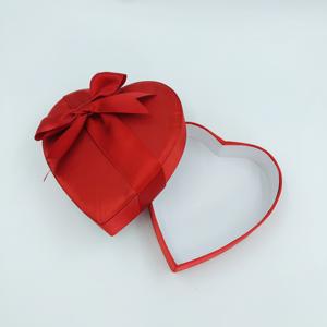 Tissu en soie en forme de cœur Cadeau Saint Valentin Boîte à bonbons au chocolat - Product Image 6