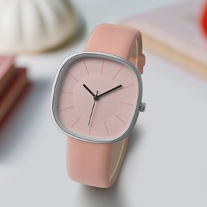 Montre à quartz carrée minimaliste pour homme, boîtier argenté, bracelet en cuir noir - Product Image 3