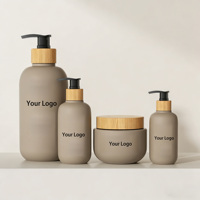 Emballage cosmétique en bambou, bouteille en plastique ambré givré PET 60ml 120ml 250ml 500ml 2oz 4oz 8oz 16oz avec couvercle en bambou gravé