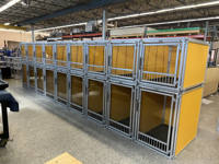 Cages à chiens en verre empilables avec séparateurs