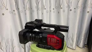 กล้องวิดีโอ Panasonic AG-DVX200MC มือสอง ซูมออปติคอล 13 เท่า กล้องวิดีโอระดับมืออาชีพ 4K แบบพกพา - Product Image 5