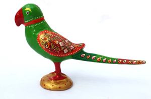 Estatua de Pájaro Loro de Metal con Trabajo Meenakari, Pájaro Loro Verde de Metal, Pájaro de Metal con Esmalte Meenakari, Pájaros Meenakari - Product Image 3