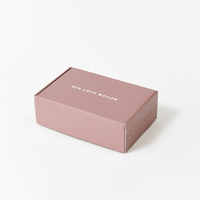 Recycelbare Maßgefertigte Rosa Faltbare Schuhbox Handgemachte Wellpappe-Box mit Griff UV-Beschichtung für Pelz- und Sockenverpackung