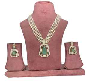 Collar Polki AD con cuentas verdes y blancas con pendientes largos Ropa de fiesta de Boda nupcial India para compromiso Hecho de latón - Product Image 3