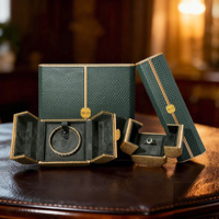 Emballage de bijoux en cuir PU haut de gamme pour bagues, bracelets, bracelets avec doublure en velours, boîtes à bijoux personnalisées à double porte