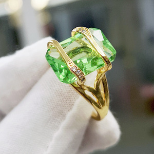 Anillo de Compromiso con Gema Verde para Mujer, Anillo de Moda Europeo Americano, Joyería Elegante para el Dedo - Product Image 3