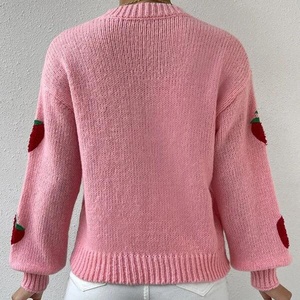 Suéter de <span class=keywords><strong>punto</strong></span> jacquard suave y pesado con bordado de fresa y mangas abullonadas para mujer, tipo cárdigan, OEM - Product Image 4