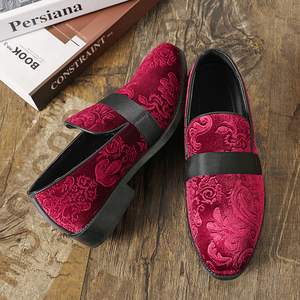 Nuove Scarpe Casual Monocolore 2026 di Alta Qualità, Mocassini in Camoscio Neri <span class=keywords><strong>e</strong></span> Rossi Comodi con Punta per Uomo - Product Image 3