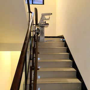 <span class=keywords><strong>Monte</strong></span>-<span class=keywords><strong>escalier</strong></span> électrique pour la maison Courbe <span class=keywords><strong>Escalier</strong></span> <span class=keywords><strong>Escalier</strong></span> Aide à l'escalade pour les personnes âgées - Product Image 4