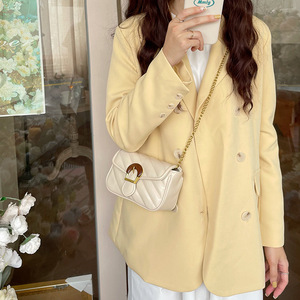 Mini bolso cruzado color blanco roto de 7 pulgadas con diseño acolchado, hebilla magnética y correa de cadena, bolso de hombro para mujer - Product Image 3