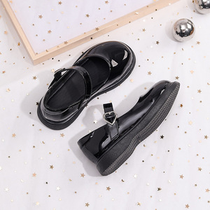 2026 New Children's Princess Shoes for Girls Soft Sole Leather Shoes Heart Buckle Black Performance Shoes for Baby Girls - Product Image 2