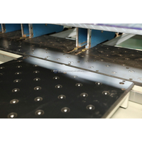 Scie à panneaux CNC automatique pour la découpe de meubles en bois, état neuf, machine de découpe de planches de bois avec moteur et lame de découpe.