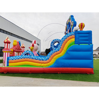Château gonflable géant sur le thème du cirque de carnaval, style grande roue, avec toboggan pour événements