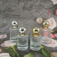 Botol Parfum Kaca Bergaris Sederhana dan Elegan, Mewah, Bulat, 30ml 50ml, Pompa Parfum Transparan, Semprotan Kabut Perak Mengkilap, Produsen