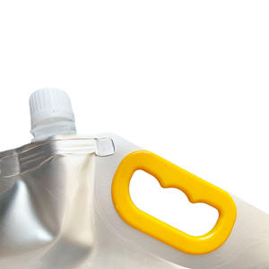 Bolsas de PE de 1.5L, 2.5L y 5L con Asa y Boquilla, Protección Solar, Resistentes a la Corrosión, Reciclables, para Aceite Comestible y Soluciones Químicas - Product Image 3