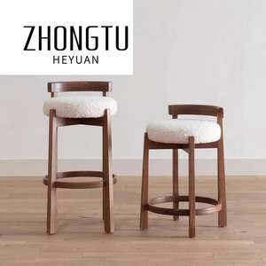 Tabourets <span class=keywords><strong>de</strong></span> <span class=keywords><strong>bar</strong></span> modernes en bois <span class=keywords><strong>de</strong></span> chêne à dossier haut Chaise <span class=keywords><strong>de</strong></span> <span class=keywords><strong>bar</strong></span> pour cuisine, jardin, maison, restaurant, comptoir <span class=keywords><strong>Tabouret</strong></span> <span class=keywords><strong>de</strong></span> <span class=keywords><strong>bar</strong></span> <span class=keywords><strong>de</strong></span> luxe personnalisé - Product Image 2