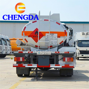 Nuevo usado 4*2 Sinotruck Howo 5000 litros 5000L 8000L Mini pequeño camión <span class=keywords><strong>cisterna</strong></span> <span class=keywords><strong>de</strong></span> aceite ligero camión tanque <span class=keywords><strong>de</strong></span> combustible camiones precio - Product Image 4