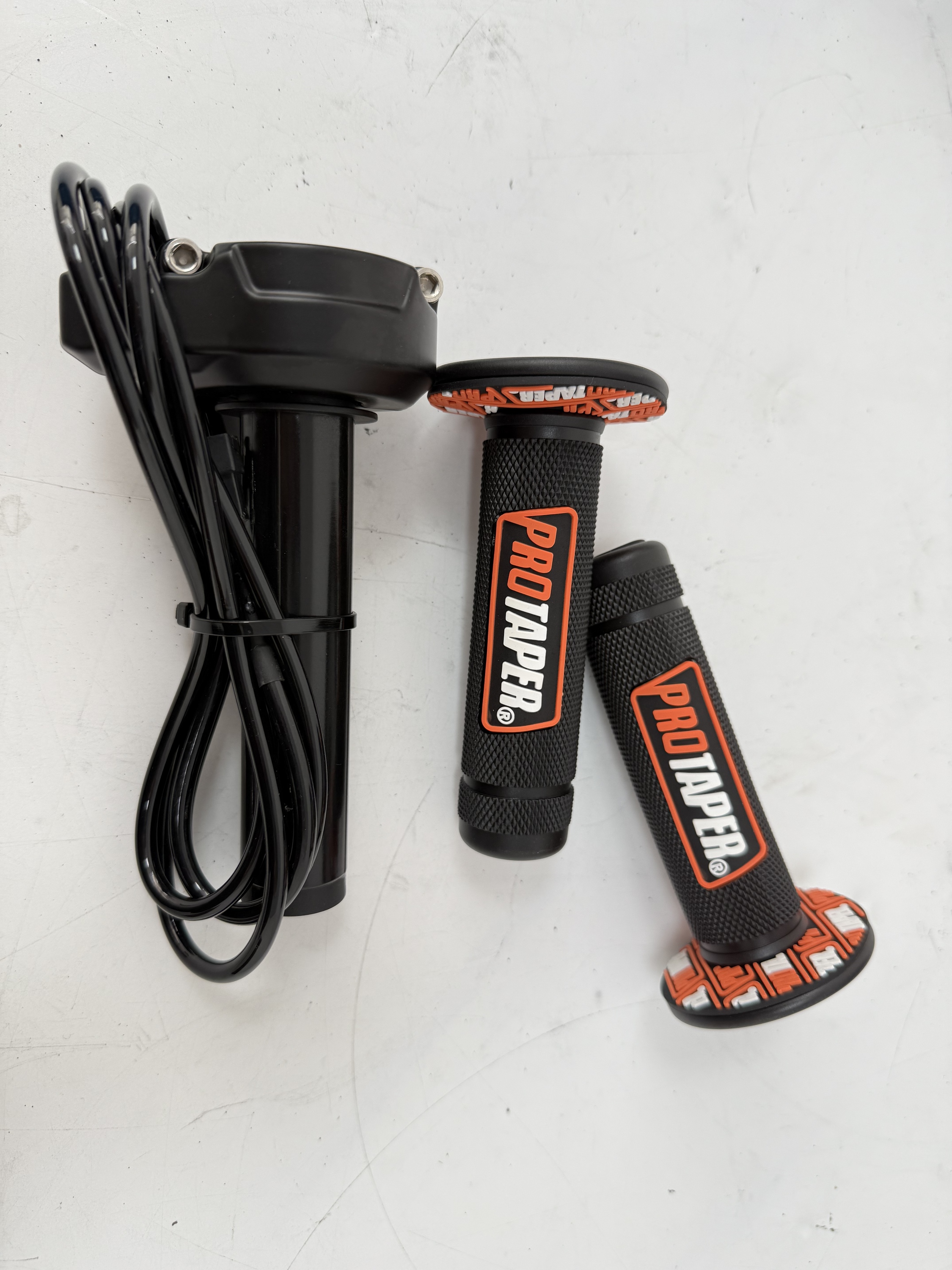 Orange Pro taper Grips+Surron throttle