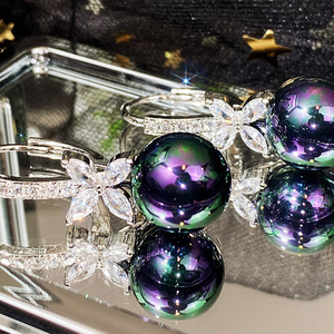 Orecchini Pendenti Vintage con Perle e Cristalli per Donne, Eleganti Accessori di Moda per Uso Quotidiano - Product Image 4
