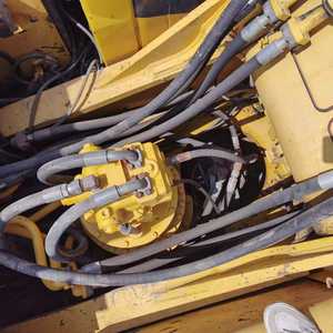 Promotion exceptionnelle : Excavatrice sur chenilles Komatsu PC 400 d'occasion de qualité supérieure, avec une efficacité énergétique élevée, un espace de cabine spacieux - Product Image 3
