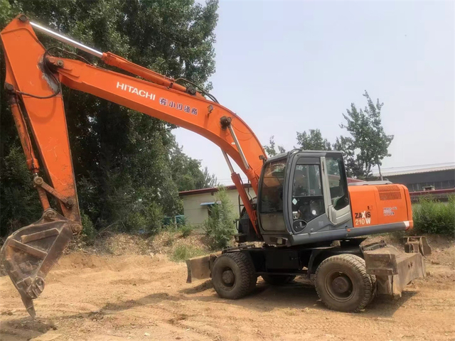 High Quality Second Hand Hitachi ZX210W Wheeled Excavator 21 Ton for Earthmoving Work