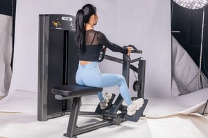 Machine à Rameuse Assise Freeman AX13 Fitness Lifefit à Charge Sélective par Poids pour Usage Commercial en Club de Fitness - Product Image 5