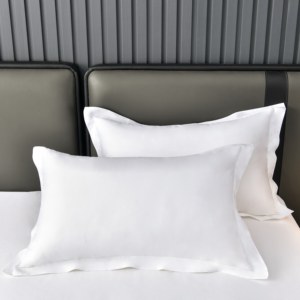 Parure de lit 4 pièces en coton satiné blanc uni, qualité hôtel 5 étoiles, douce, durable et <span class=keywords><strong>infroissable</strong></span>, comprenant une <span class=keywords><strong>housse</strong></span> de <span class=keywords><strong>couette</strong></span> et des taies d'oreiller - Product Image 6