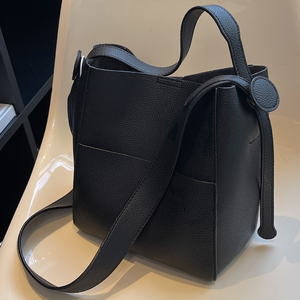 Luxueux sac nuage en cuir souple, doux au toucher, sac pour femme de style designer - Product Image 6