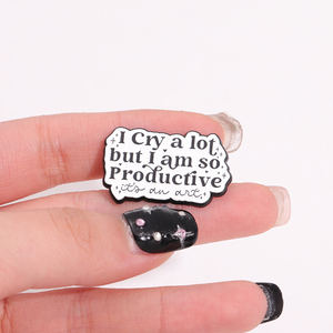 Lloro mucho pero <span class=keywords><strong>soy</strong></span> tan productivo Pin esmaltado divertido lenguaje hablado broches de Metal insignia de solapa regalo de joyería al por mayor para amigo - Product Image 1