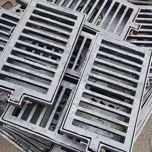 <span class=keywords><strong>Grille</strong></span> rectangulaire carrée de sécurité routière adaptée à une utilisation en extérieur <span class=keywords><strong>Grille</strong></span> de drainage en fonte robuste <span class=keywords><strong>D400</strong></span> - Product Image 4