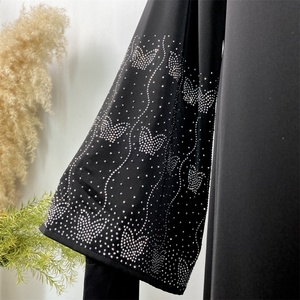 1423+1424+1431 #   Abaya noire de luxe avec des motifs scintillants et des strass, design populaire pour femmes musulmanes, abaya de Dubaï - Product Image 3