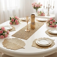 Napperons de table en PVC doré assortis au chemin de table – Résistants à la chaleur, antidérapants, imperméables, écologiques et durables pour un ensemble de salle à manger classique