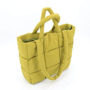 حقيبة نسائية كبيرة مبطنة جديدة وعصرية للصيف والشتاء، حقيبة رياضية خفيفة الوزن مقاومة للماء بسحاب/مفتوحة - Product Image 6